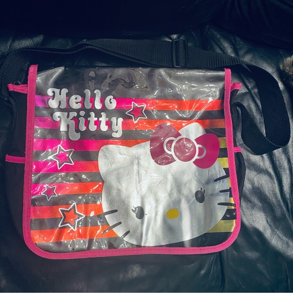 🛍️ 2 for $30! 🛍️ Large Hello Kitty messenger bag 💗 - Picture 1 of 6